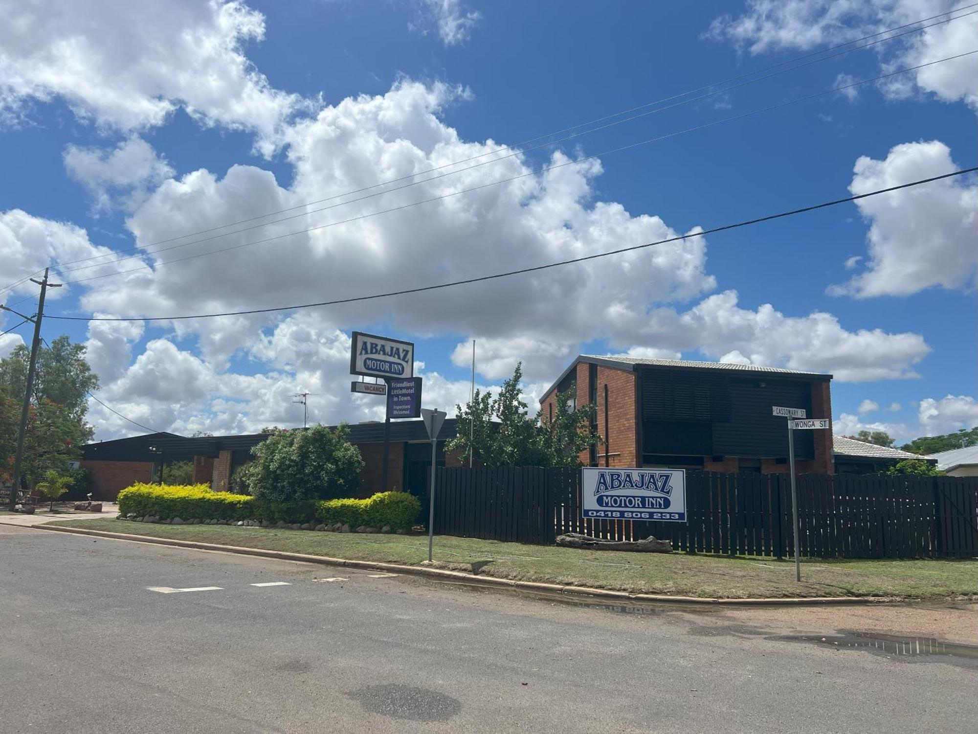 Abajaz Motel-Central-King Bed-Shaded Parking Longreach Exterior photo