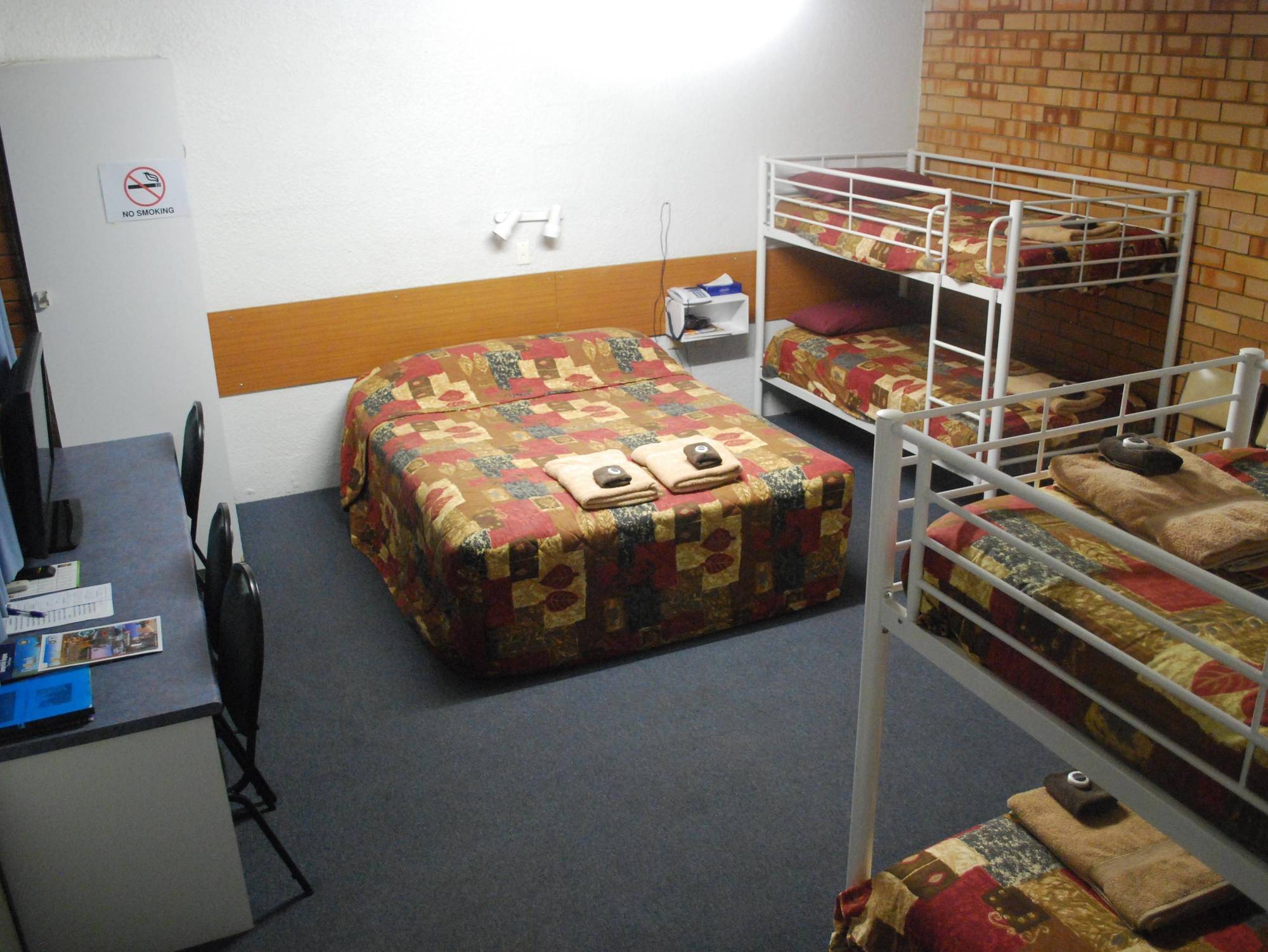 Abajaz Motel-Central-King Bed-Shaded Parking Longreach Exterior photo